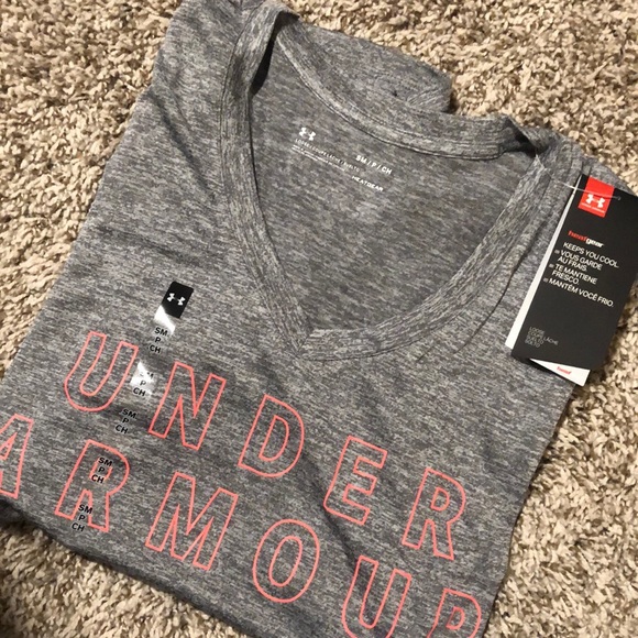 Under Armour Tops - V neck UA heat gear tee